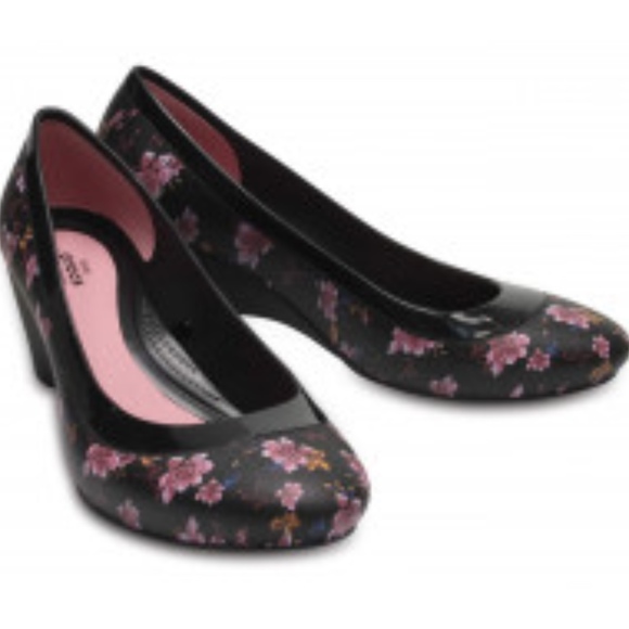 crocs women's lina wedge pump